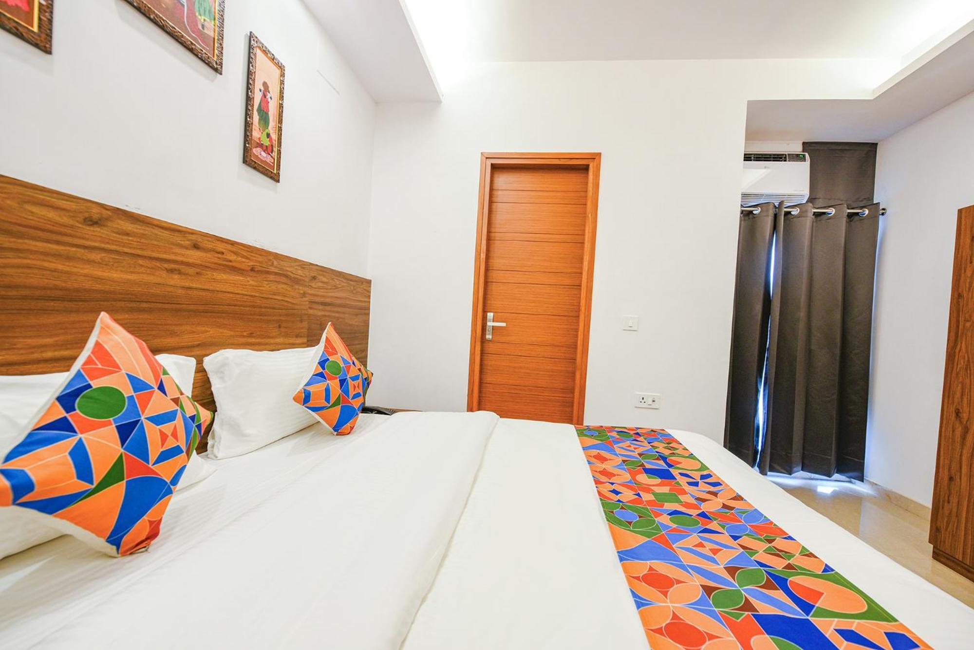 Fabhotel Sparkling - Nr Yashobhoomi Convention Centre Delhi  Exterior photo